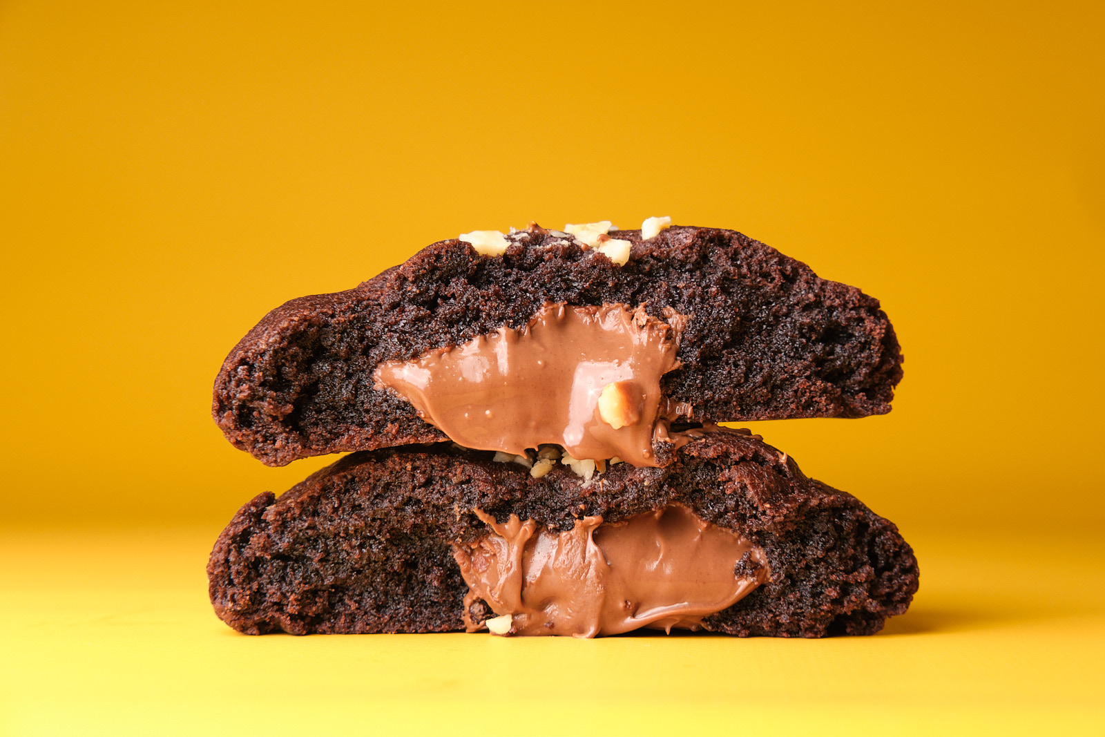 Фото Печиво брауні з горіховим кремом джандуя | Купити печиво з какао та фундучним кремом