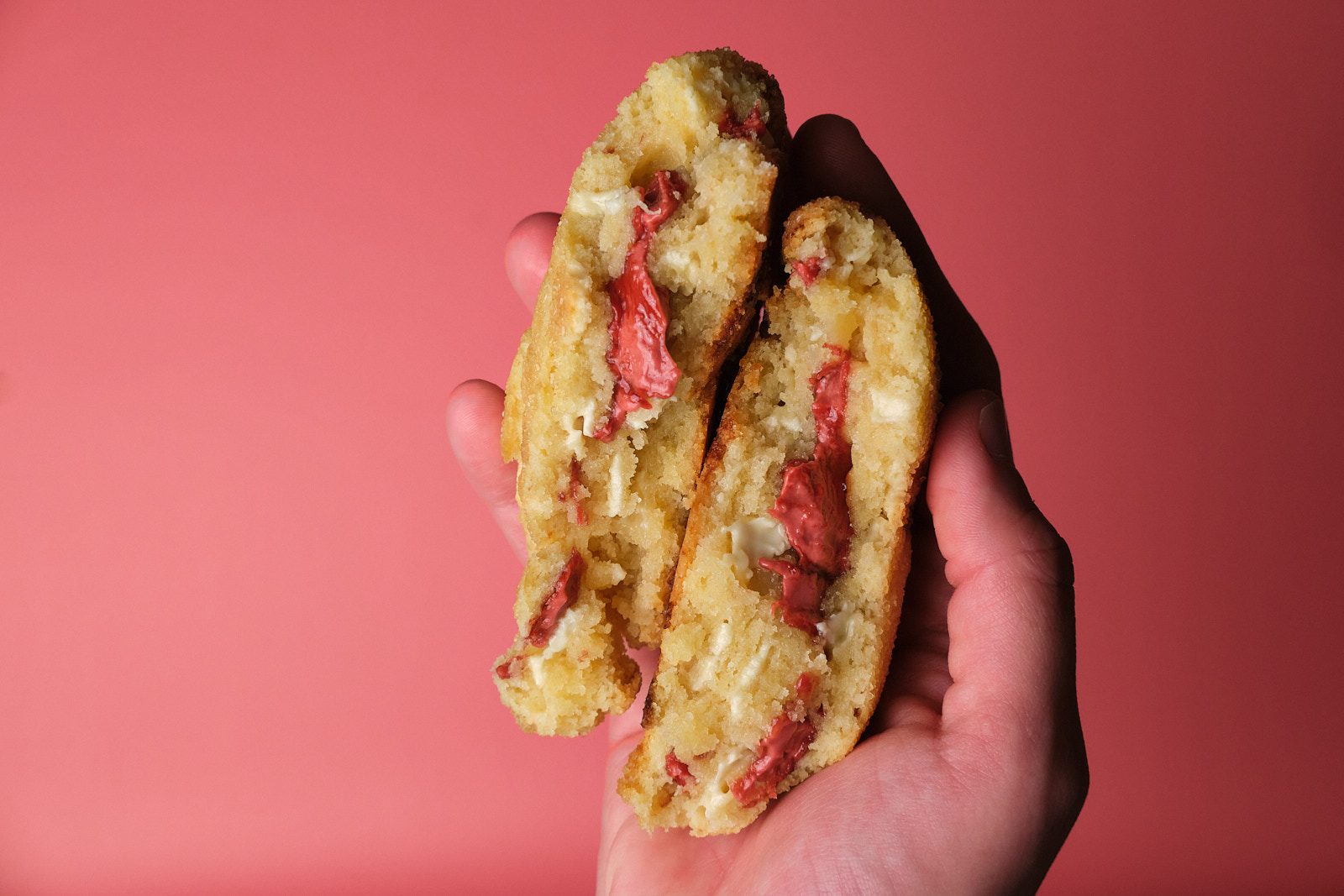 Фото Полуничне | Купити печиво з полуницею, білим та полуничним шоколадом