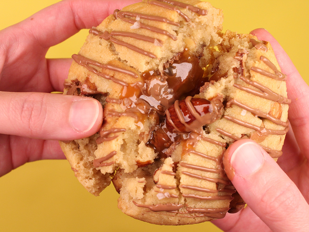 Фото Карамельний мигдаль | Купити печиво з карамеллю, мигдалем та молочним шоколадом